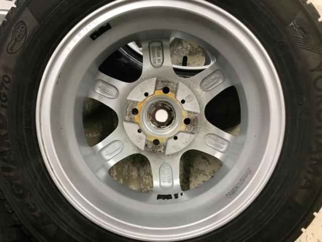 BRIDGESTONE (Bridgestone)
FEID (fade)
KD6
+
YOKOHAMA (Yokohama)
iceGUARD
iG70