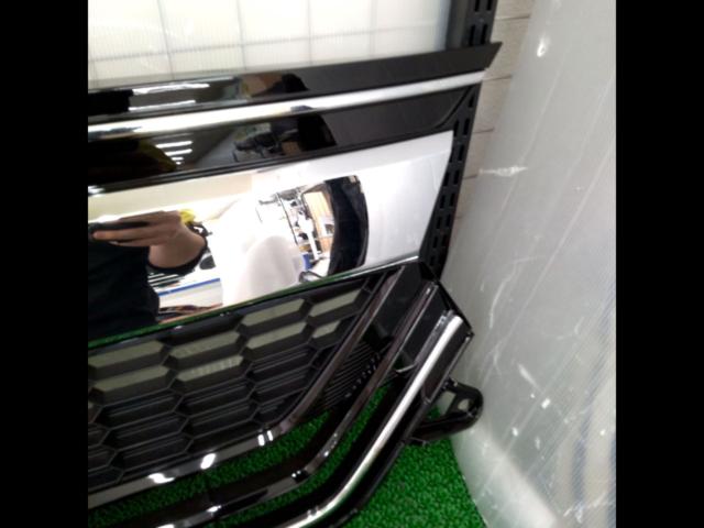 Honda
N-BOX custom / JF4
Genuine grill