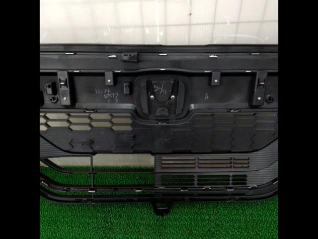 Honda
N-BOX custom / JF4
Genuine grill