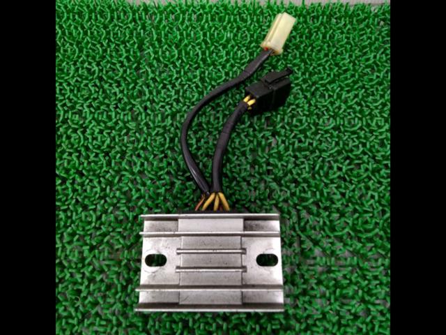 SUZUKI
GSX400S/GK77A
Katana
Genuine regulator