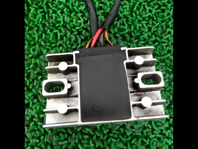 SUZUKI
GSX400S/GK77A
Katana
Genuine regulator