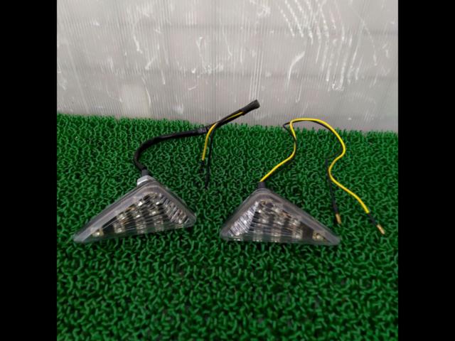 Unknown Manufacturer
Clear turn signal