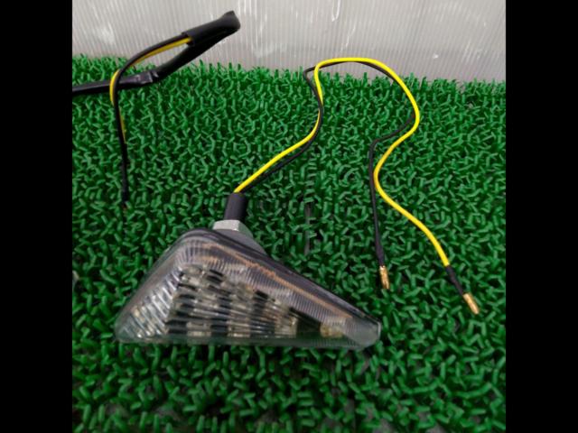 Unknown Manufacturer
Clear turn signal