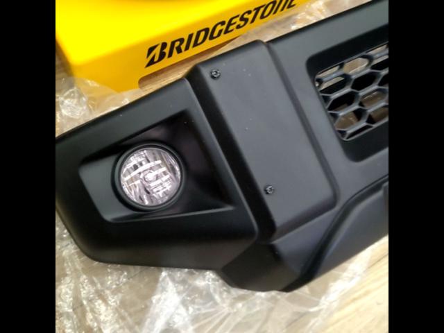 SUZUKI
Jimny / JB64
Genuine front bumper