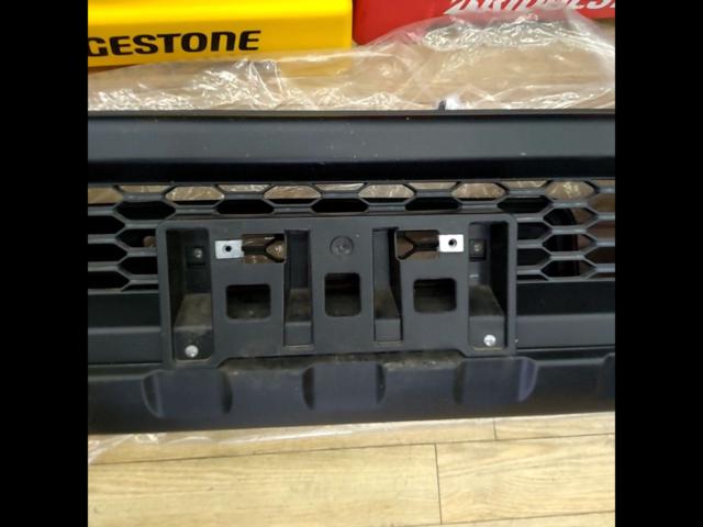 SUZUKI
Jimny / JB64
Genuine front bumper