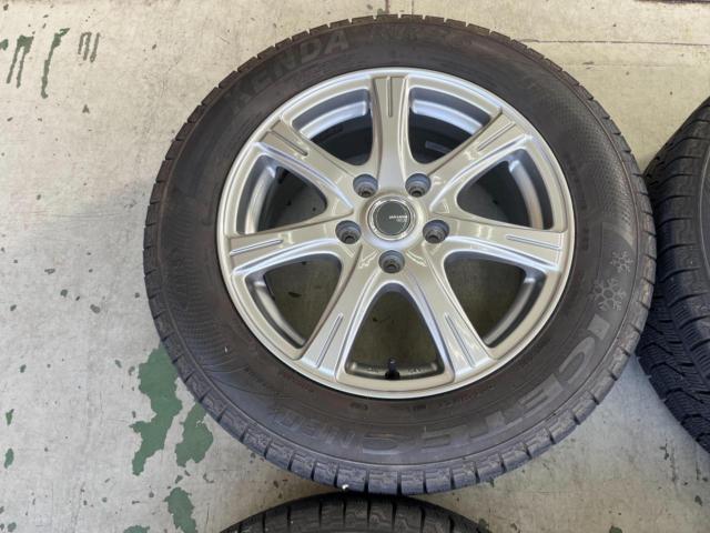 YFC
MILLOUS
RE + KENDA
KR36