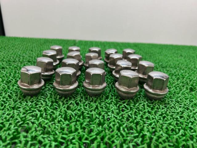 M14/P1.5 Chrysler
Genuine wheel nut 20 pieces set