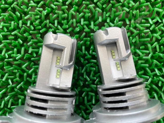 【H4/ホワイト】メーカー不明 LEDバルブ