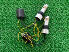 【T20/ブルー/ホワイト】メーカー不明 2色切替LEDウインカーバルブ