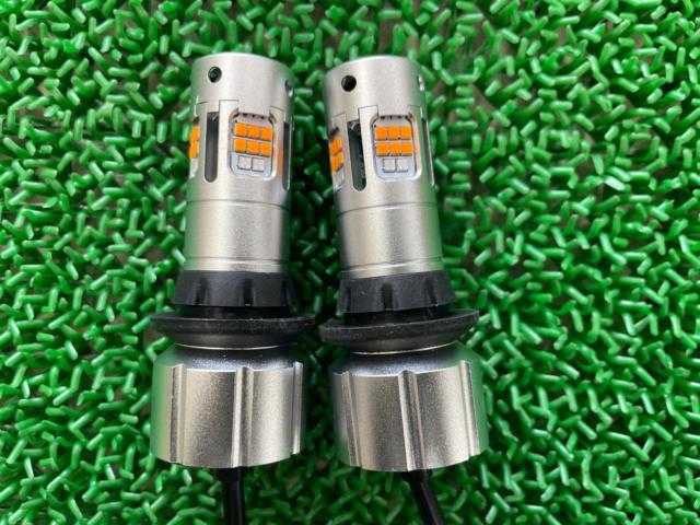 【T20/ブルー/ホワイト】メーカー不明 2色切替LEDウインカーバルブ