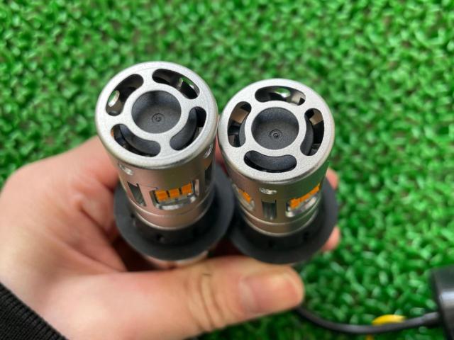 【T20/ブルー/ホワイト】メーカー不明 2色切替LEDウインカーバルブ