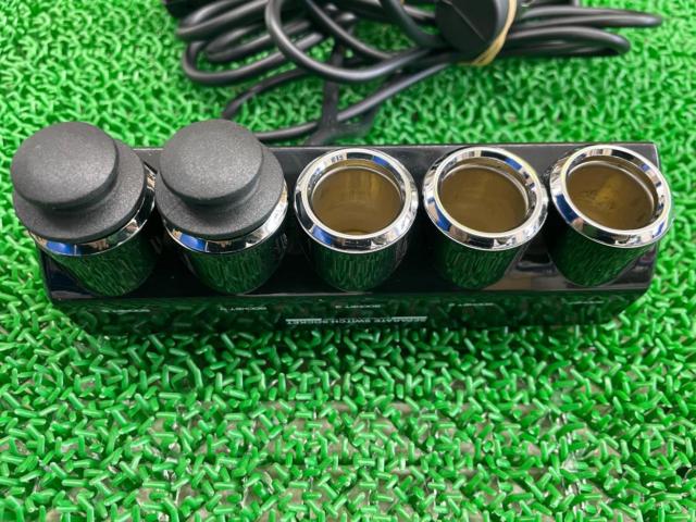 Kashimura
5-way cigarette lighter power adapter
KX-146