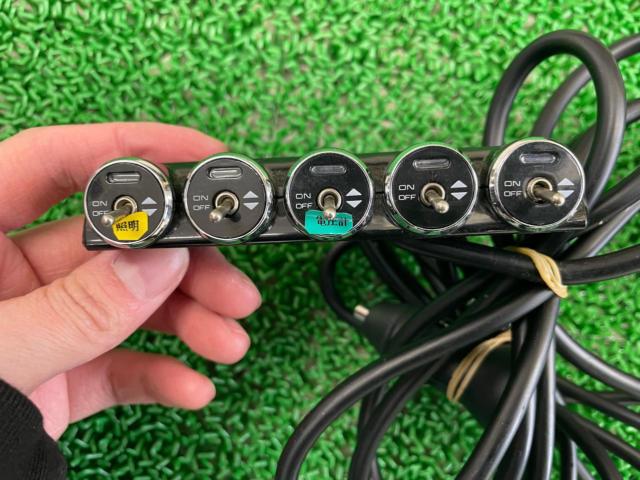 Kashimura
5-way cigarette lighter power adapter
KX-146