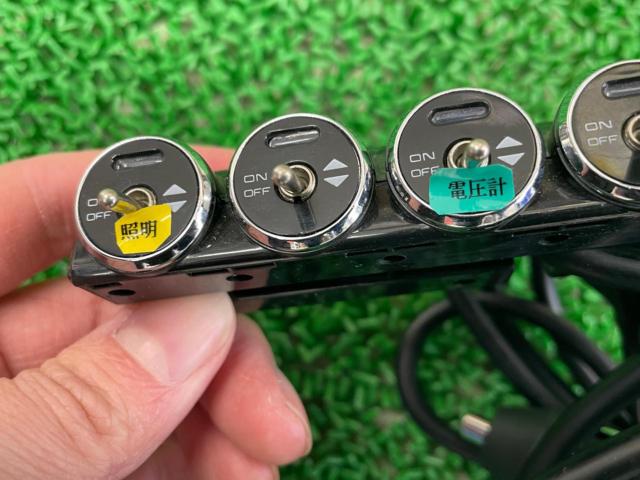 Kashimura
5-way cigarette lighter power adapter
KX-146