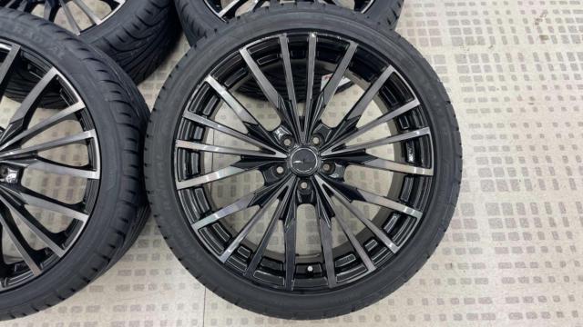 【プリウス等♪新品タイヤ付き♪】AXEL REDIRE   + KENDA KR20 225/40R18 92H