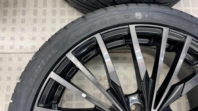 【プリウス等♪新品タイヤ付き♪】AXEL REDIRE   + KENDA KR20 225/40R18 92H
