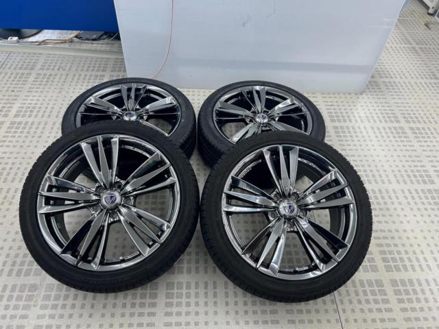 【ミニバン系インチアップに♪】RAYS VERSUS STRATAGIA ARPIONE + WINRUN R330+ CST MEDALLION