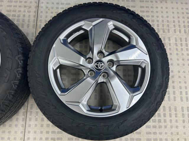 TOYOTA with off-road package and tires
RAV4
G grade early period original wheel
+
FALKEN
WILDPEAK
A / T
TRAIL
01A