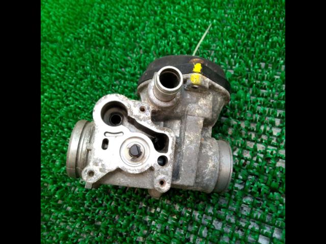 Wakeari
Model unknown
Throttle body