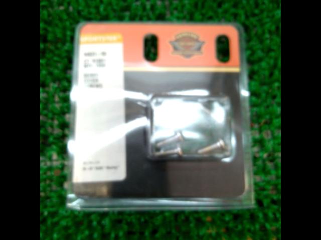 Harley-Davidson
Chrome Derby Cover Screw Kit
94631-98