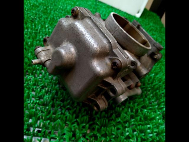 Genuine carburetor SR400
Removed from the 1994 model.