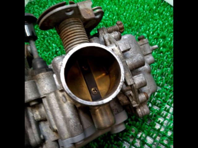 Genuine carburetor SR400
Removed from the 1994 model.