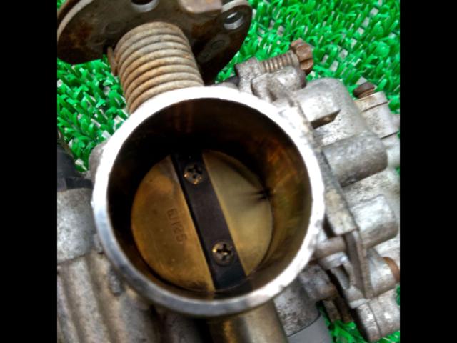 Genuine carburetor SR400
Removed from the 1994 model.