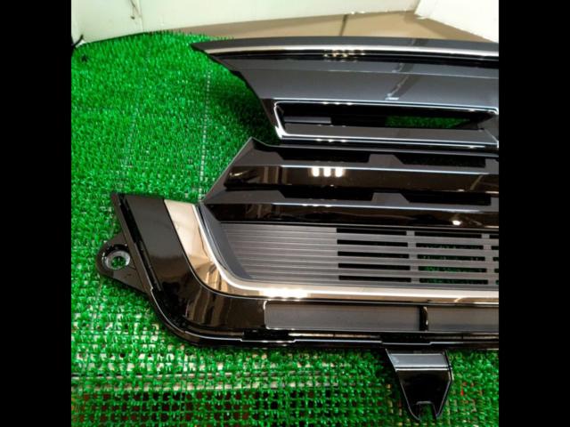 Honda
N-BOX
Late JF4
Genuine front grille