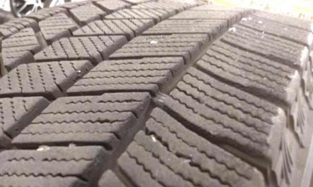 BRIDGESTONE BALMINUM A12 + BRIDGESTONE BLIZZAK VRX3