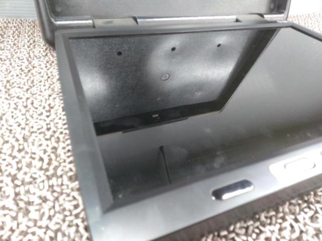 Unknown Manufacturer
15.4 inches flip down monitor