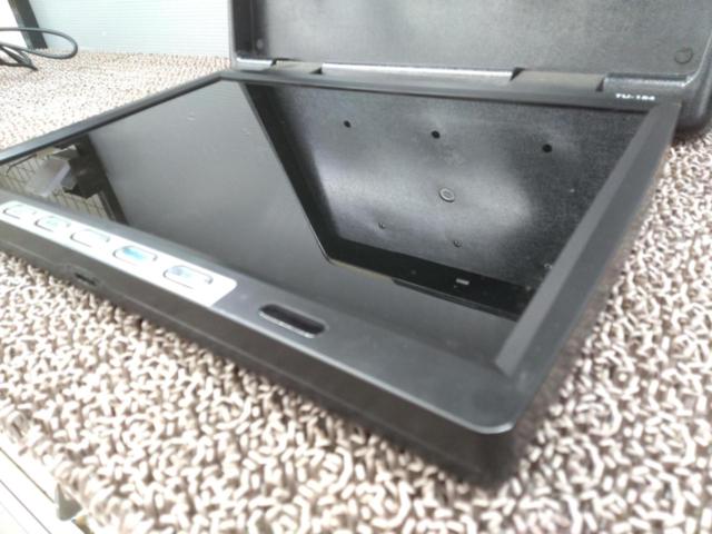 Unknown Manufacturer
15.4 inches flip down monitor