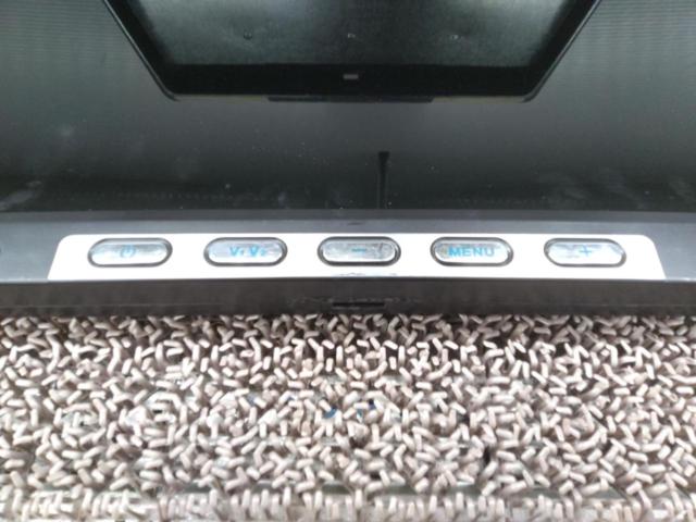 Unknown Manufacturer
15.4 inches flip down monitor