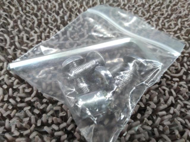 SUBARU
Number plate lock bolt