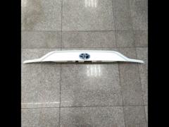 トヨタ RAV4 純正バックドアガーニッシュ