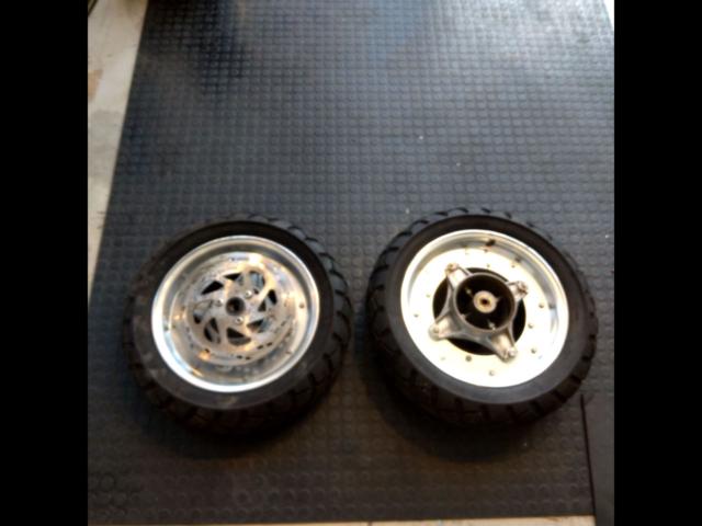 Unknown Manufacturer
Aluminum
Front and rear wheel
Set Ape/50/ASC16