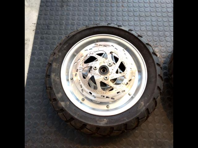 Unknown Manufacturer
Aluminum
Front and rear wheel
Set Ape/50/ASC16