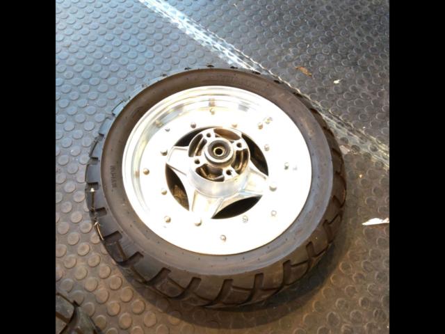 Unknown Manufacturer
Aluminum
Front and rear wheel
Set Ape/50/ASC16