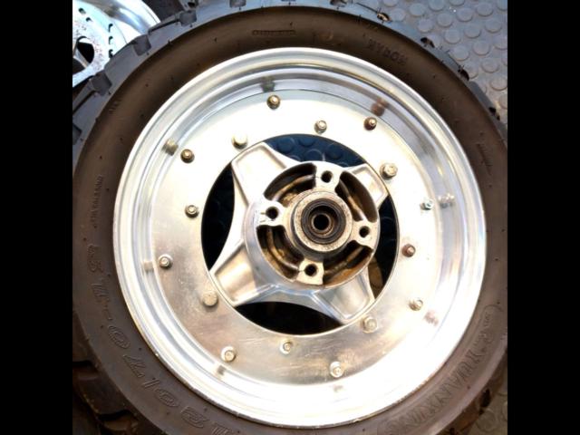 Unknown Manufacturer
Aluminum
Front and rear wheel
Set Ape/50/ASC16
