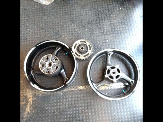 Genuine Suzuki front and rear wheel set
GSX1300R Hayabusa (GX72)