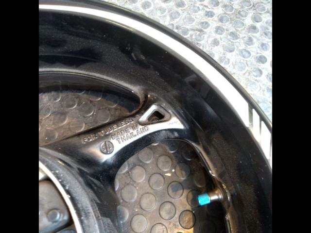 Genuine Suzuki front and rear wheel set
GSX1300R Hayabusa (GX72)