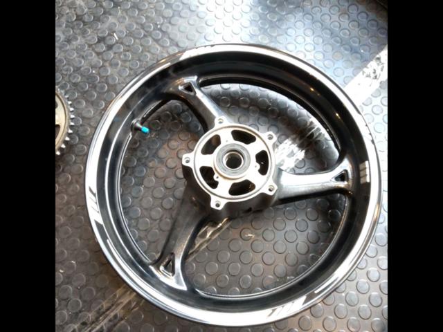 Genuine Suzuki front and rear wheel set
GSX1300R Hayabusa (GX72)