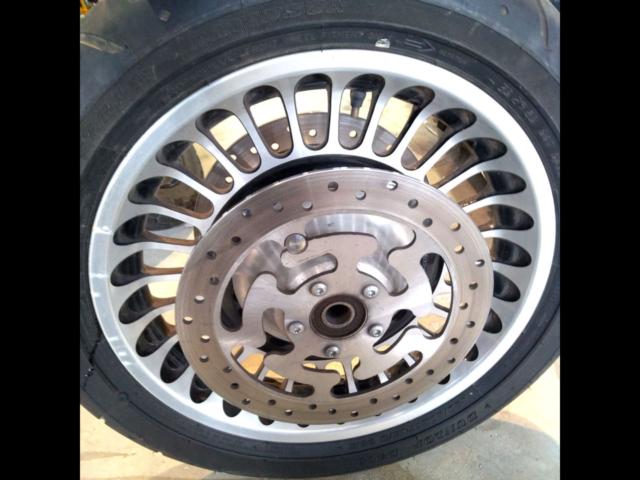 HARLEY-DAVIDSON
Genuine front wheel for FLHTCU Electra Glide Ultra Classic ('09)