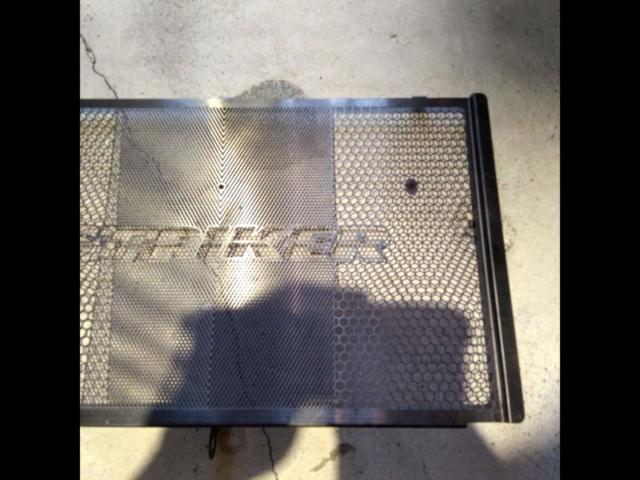 STRIKER
Radiator guard for Z900RS