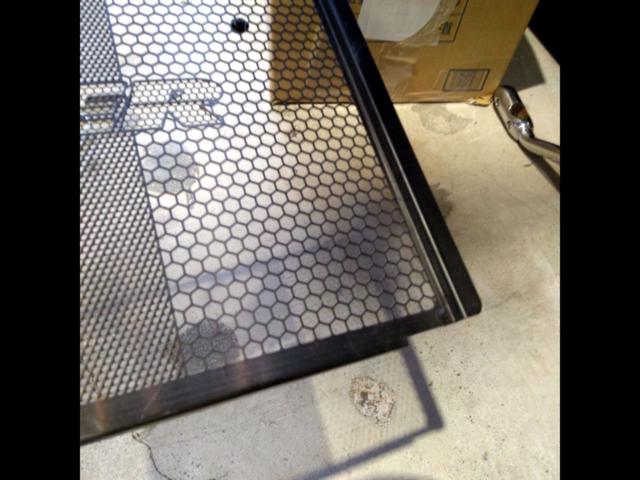 STRIKER
Radiator guard for Z900RS