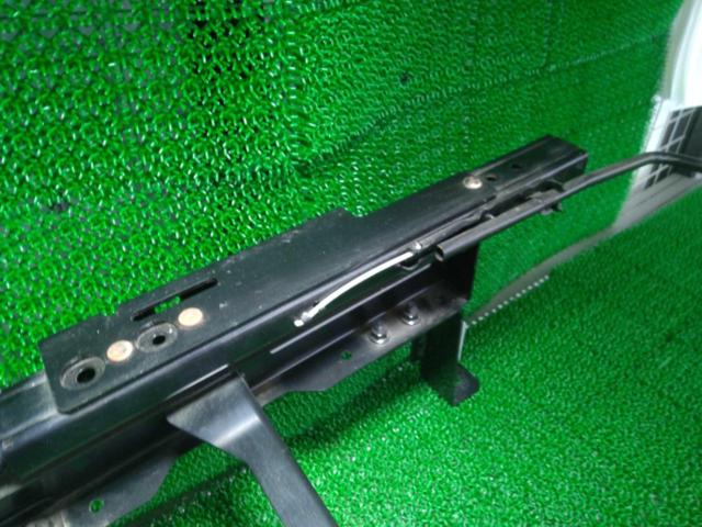 ※ RH side
RECARO
Seat rails for Stepwagon/RK1･2