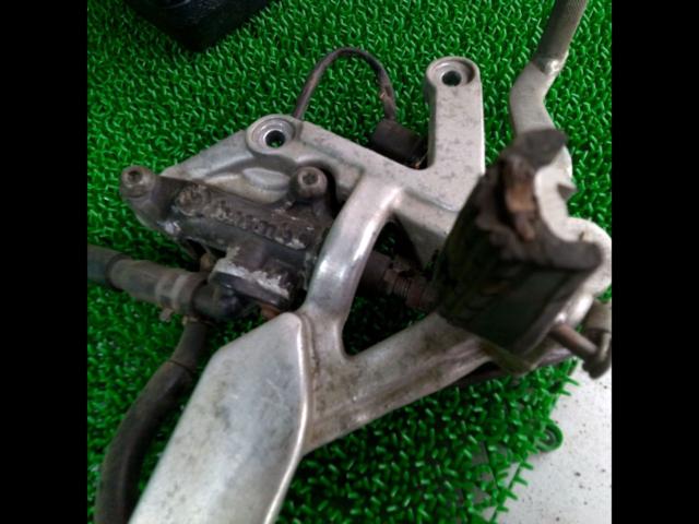 YAMAHA
Genuine rear brake caliper & master
TZR50R (4EU)