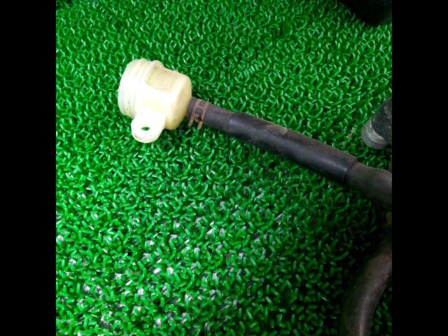 YAMAHA
Genuine rear brake caliper & master
TZR50R (4EU)