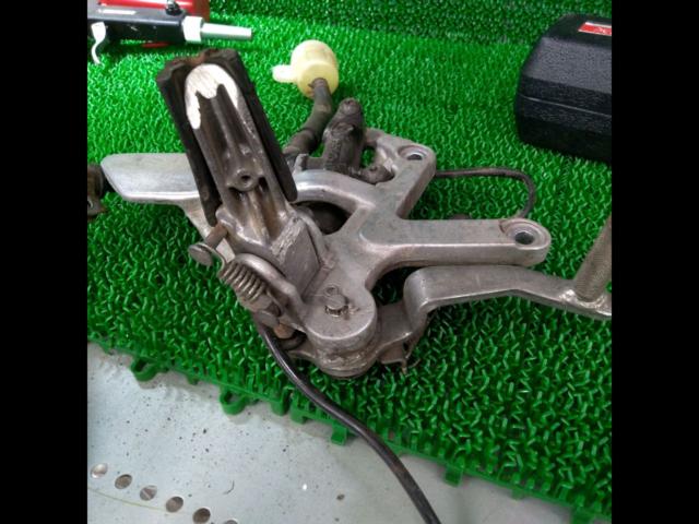 YAMAHA
Genuine rear brake caliper & master
TZR50R (4EU)