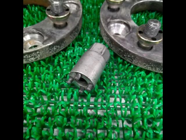 Wakeari
KICS
15mm wide tread spacer
M12XP1.25
114.3-5H
2 pieces set