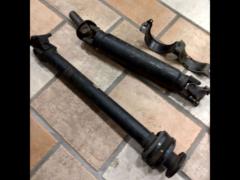 Silvia (S14)
Nissan genuine
Propeller shaft
For AT/With ABS
Feel free to reuse it.